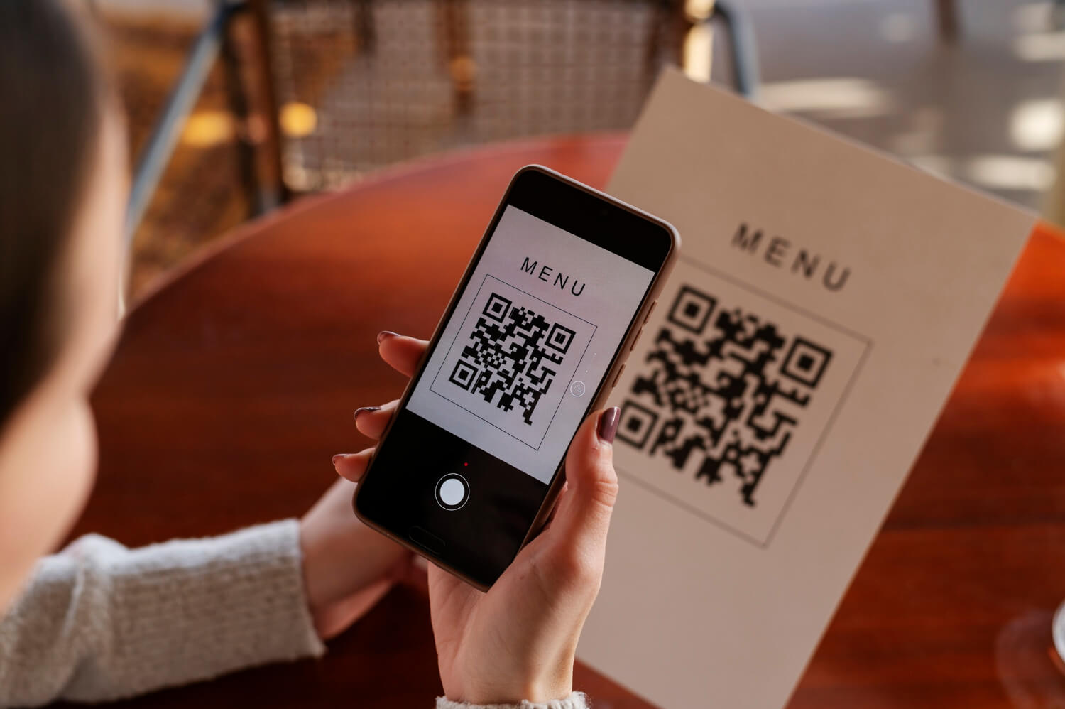 QR Kod ile Menü: Restoran ve Kafeler İçin Dijital Dönüşümün Anahtarı
